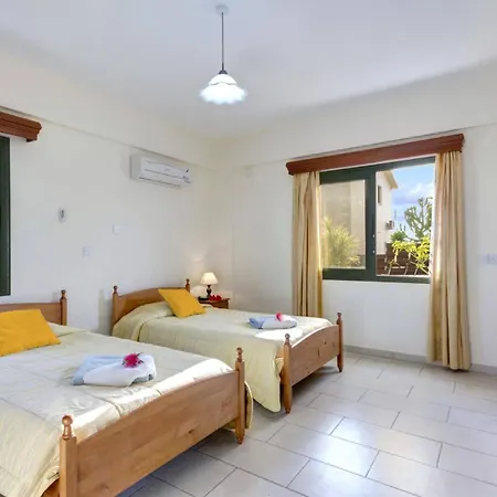 Villa Coral Christina By *